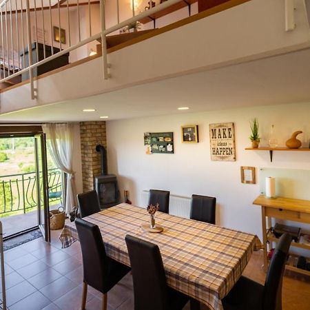 Specious Apartment Manitu In Forest Countryside Fužine Buitenkant foto