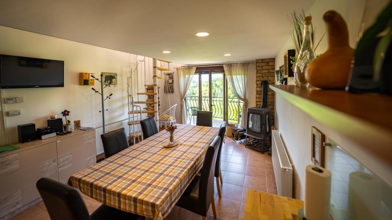 Specious Apartment Manitu In Forest Countryside Fužine Buitenkant foto