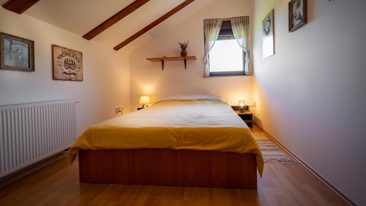 Specious Apartment Manitu In Forest Countryside Fužine Buitenkant foto