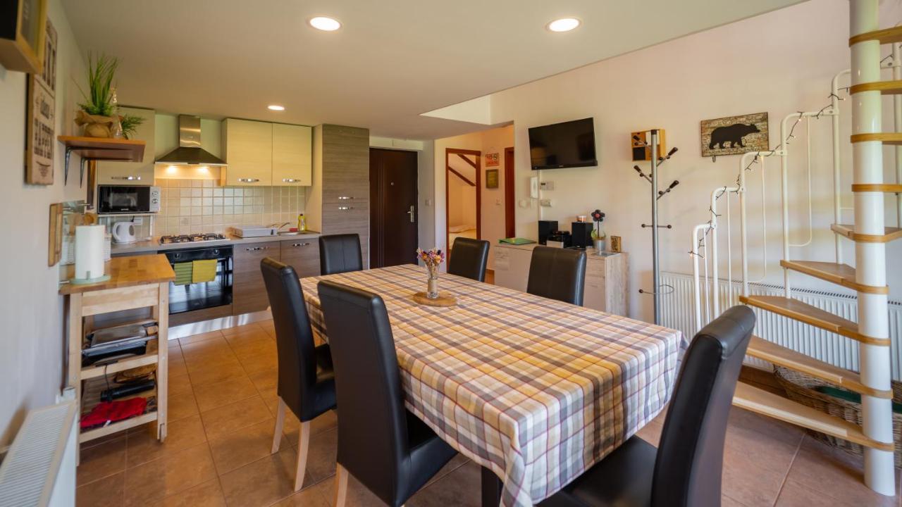 Specious Apartment Manitu In Forest Countryside Fužine Buitenkant foto